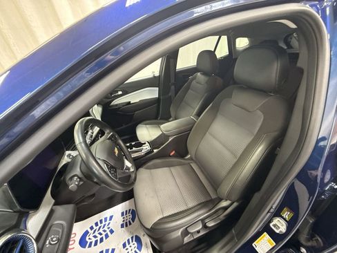 Used 2024 Chevrolet Trax LT w/ Driver Confidence Package image 27