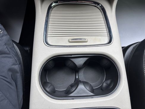 Used 2019 Dodge Grand Caravan SXT image 36