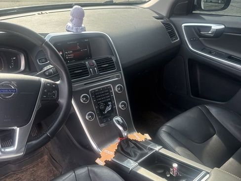 Used 2016 Volvo XC60 T6 w/ Proximity Package image 4