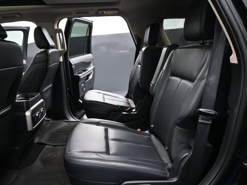 Used 2024 Ford Expedition XLT AWD/4WD image 20