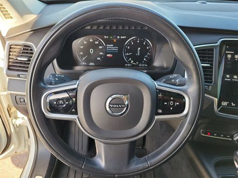 Used 2020 Volvo XC90 T5 Momentum w/ Protection Package image 21