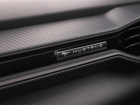 Used 2025 Ford Mustang Coupe image 19