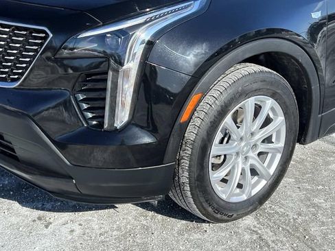 Used 2022 Cadillac XT4 Luxury w/ Cold Weather Package image 9