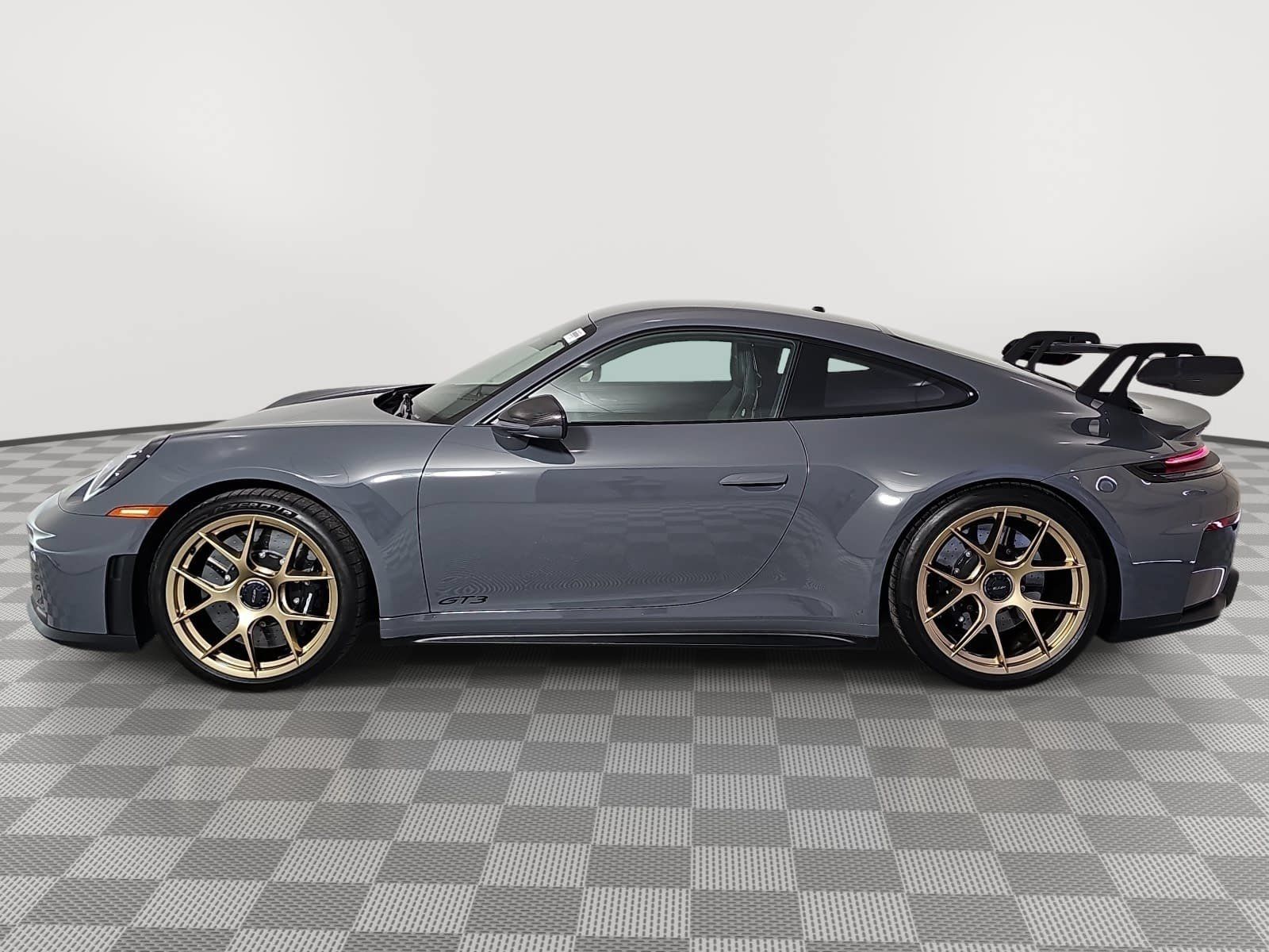 Used 2026 Porsche 911 GT3 w/ Weissach Package RWD image 5