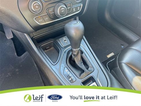 Used 2019 Jeep Cherokee Latitude Plus image 26