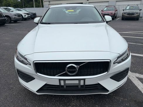 Used 2021 Volvo S60 T6 Momentum AWD/4WD image 2