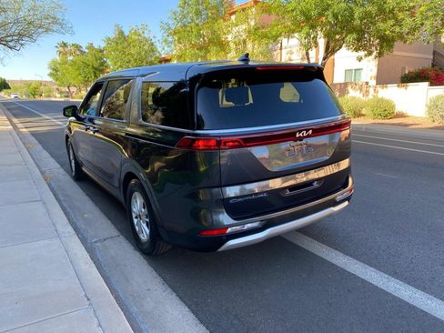 Used 2022 Kia Carnival LX FWD image 15