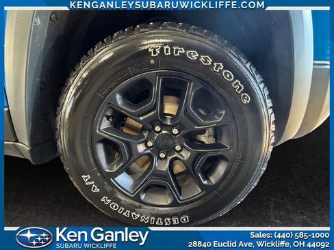 Used 2021 Jeep Cherokee Trailhawk AWD/4WD image 22