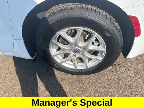 Used 2023 Chrysler Voyager LX FWD image 42