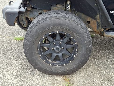 Used 2012 Jeep Wrangler Unlimited Sport AWD/4WD image 5