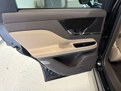 Used 2023 Lincoln Corsair AWD image 40