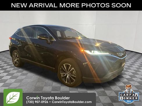 Used 2023 Toyota Venza LE AWD/4WD image 2