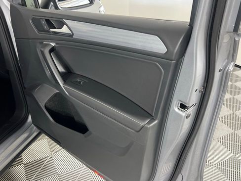 Used 2024 Volkswagen Tiguan S image 32