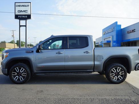 Used 2022 GMC Sierra 1500 AT4 w/ AT4 Premium Package image 2