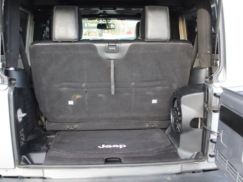 Used 2014 Jeep Wrangler Rubicon w/ Power Convenience Group image 20