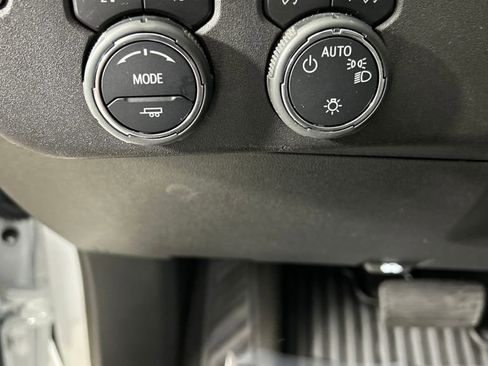 Used 2025 Chevrolet Silverado 1500 LT image 14