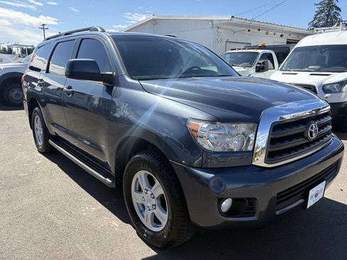 Used 2010 Toyota Sequoia SR5 image 2