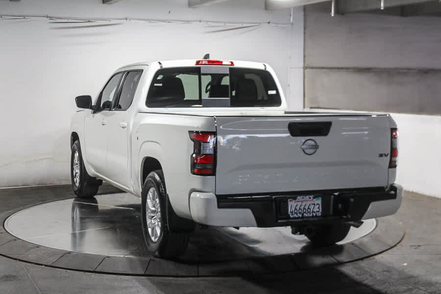 Used 2024 Nissan Frontier SV RWD image 4