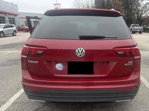 Used 2018 Volkswagen Tiguan S image 3