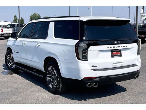 Used 2026 Chevrolet Suburban Z71 w/ Z71 Off-Road Package AWD/4WD image 12