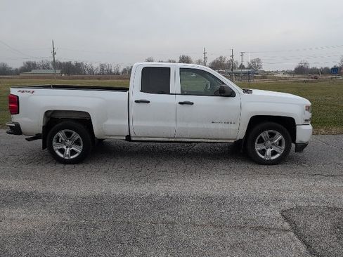 Used 2016 Chevrolet Silverado 1500 Custom w/ Custom Convenience Package image 5