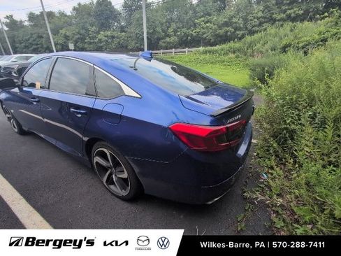 Used 2019 Honda Accord Sport image 11