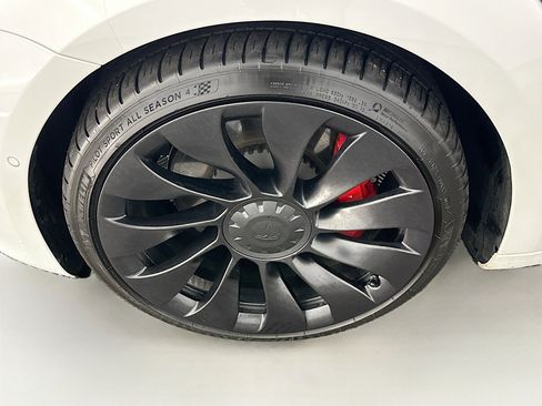 Used 2022 Tesla Model 3 Performance image 11