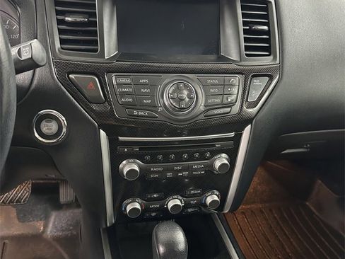 Used 2020 Nissan Pathfinder SL image 20