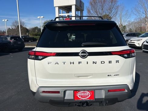 Used 2024 Nissan Pathfinder SL w/ SL Premium Package image 6