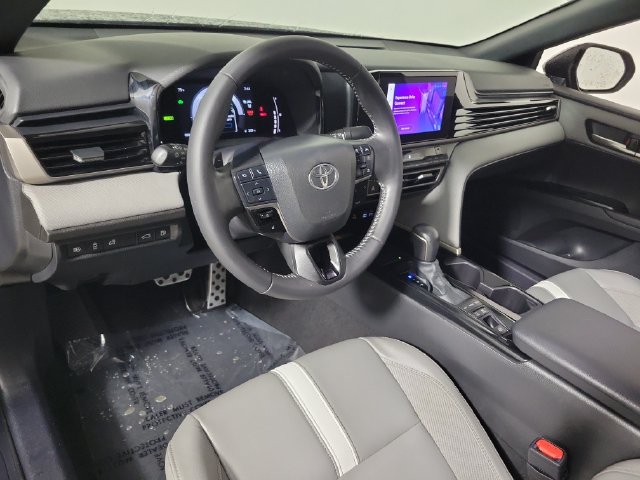 Used 2025 Toyota Camry SE w/ Convenience Package FWD image 17