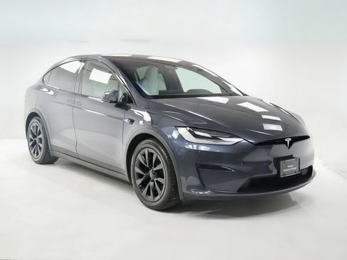 Used 2022 Tesla Model X Plaid AWD/4WD image 8