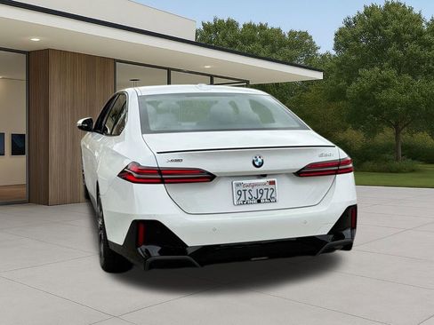 Used 2026 BMW 530i xDrive w/ M Sport Package AWD/4WD image 11