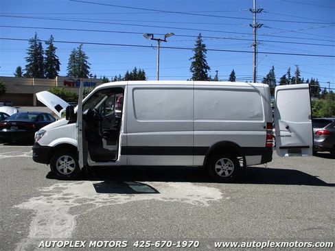 Used 2016 Mercedes-Benz Sprinter 2500 image 29