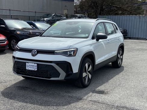 Used 2025 Volkswagen Taos S image 8