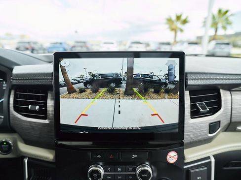 Used 2024 Ford Expedition Limited image 49