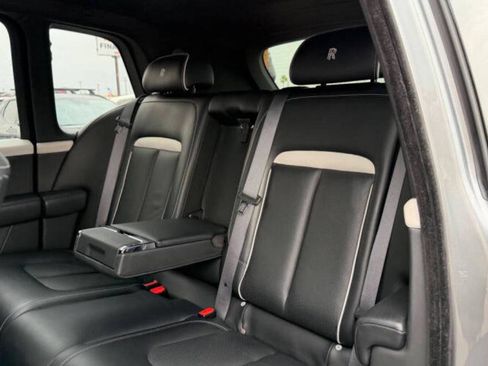 Used 2023 Rolls-Royce Cullinan image 6