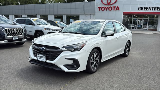 Used 2025 Subaru Legacy Premium AWD/4WD image 3