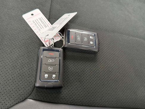 New 2025 Jeep Grand Cherokee Altitude image 27