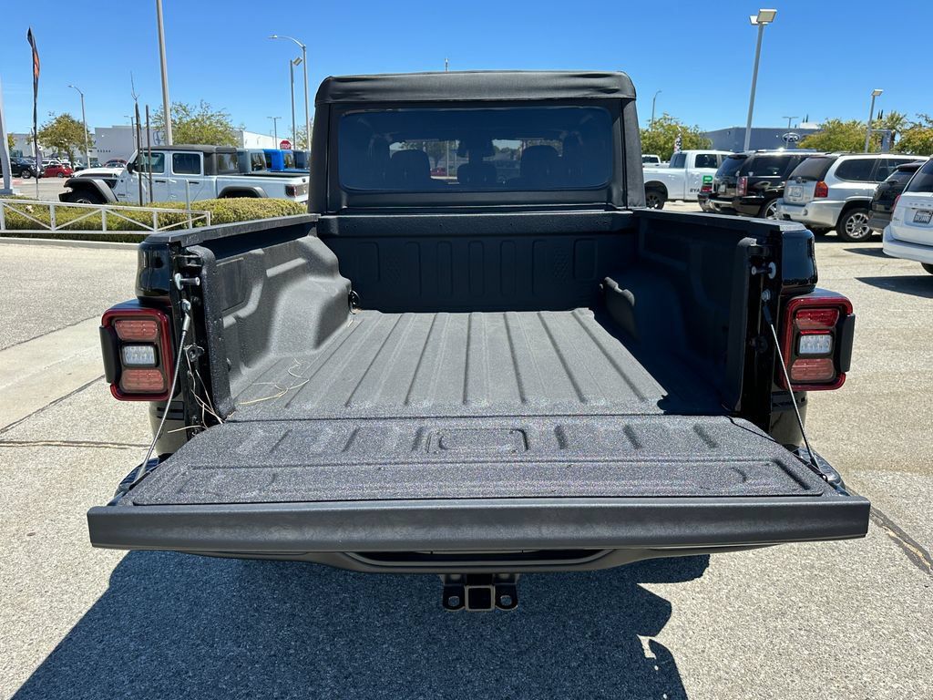New 2026 Jeep Gladiator Rubicon AWD/4WD image 17