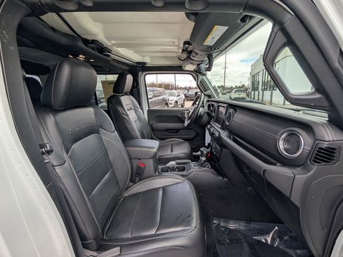 Used 2022 Jeep Gladiator Overland w/ Popular Equipment Package image 10