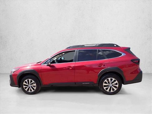 Used 2025 Subaru Outback Premium AWD/4WD image 2