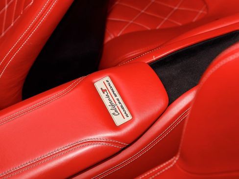Used 2017 Ferrari California T RWD image 30
