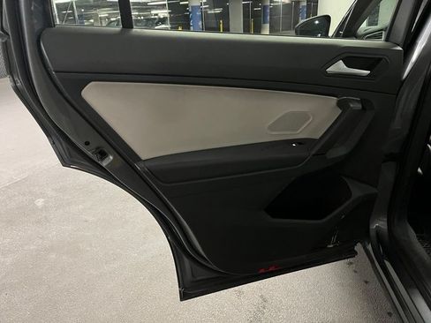 Used 2019 Volkswagen Tiguan SE AWD/4WD image 19