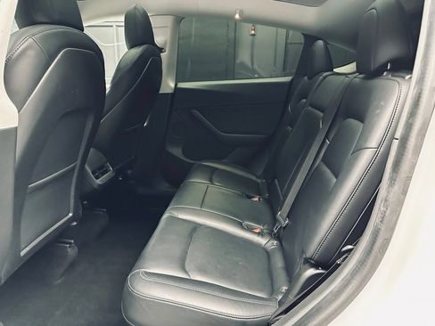 Used 2021 Tesla Model Y Long Range AWD/4WD image 23