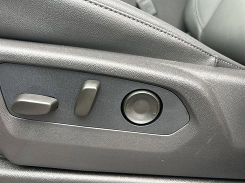 New 2026 Chevrolet Suburban Z71 image 3