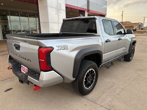 Used 2025 Toyota Tacoma TRD Off-Road image 7