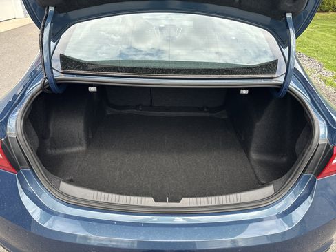 Used 2025 Chevrolet Malibu LT FWD image 5