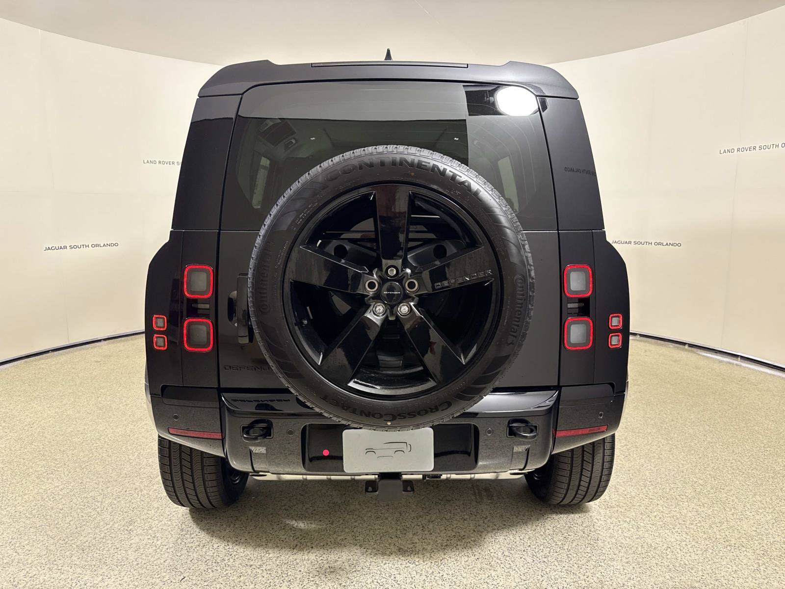 New 2026 Land Rover Defender 110 X-Dynamic SE AWD/4WD image 4