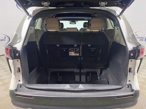 Certified 2021 Toyota Sienna XLE AWD/4WD image 7