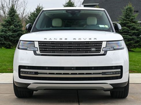 Used 2025 Land Rover Range Rover SE image 13